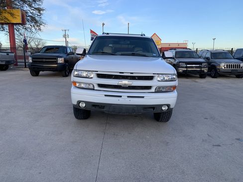 Used 2004 Chevrolet Tahoe Z71 w/ Z71 Preferred Equipment Group image 2