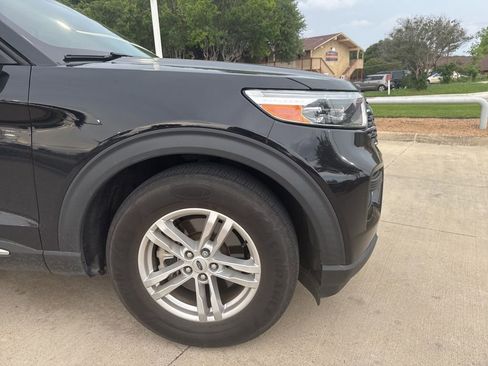 Used 2021 Ford Explorer XLT RWD image 12