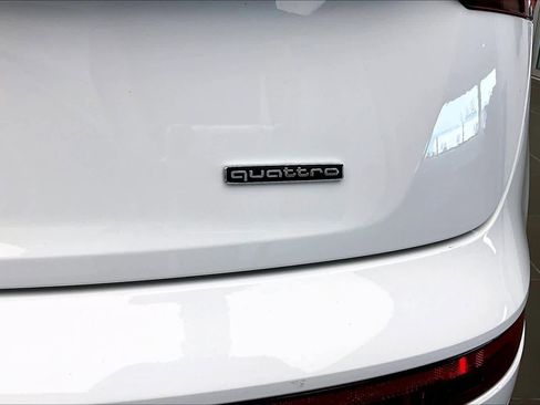 Certified 2022 Audi Q5 2.0T Premium w/ Convenience Package image 9