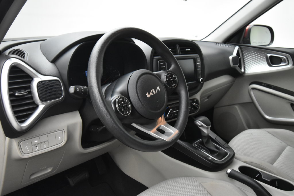 Used 2022 Kia Soul LX w/ Technology Package FWD image 11