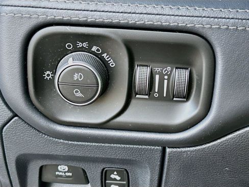 Used 2020 RAM 1500 Limited RWD image 33