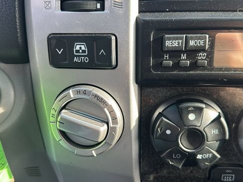 Used 2005 Toyota 4Runner Limited image 25