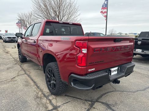 Used 2024 Chevrolet Silverado 1500 LT Trail Boss w/ Convenience Package II AWD/4WD image 7