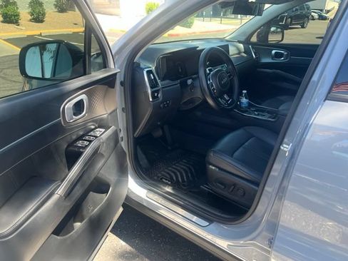 Certified 2023 Kia Sorento SX AWD/4WD image 4