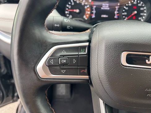 Used 2022 Jeep Compass Limited image 38