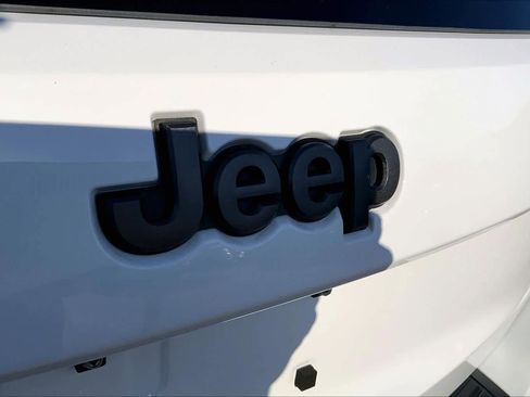 Used 2021 Jeep Grand Cherokee Limited w/ Quick Order Package 28K 80th AWD/4WD image 33