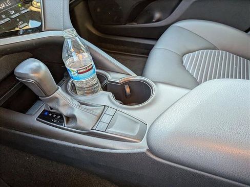 Used 2023 Toyota Camry SE image 11