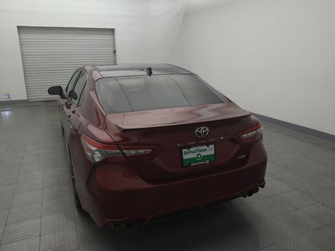 Used 2018 Toyota Camry XSE FWD image 6