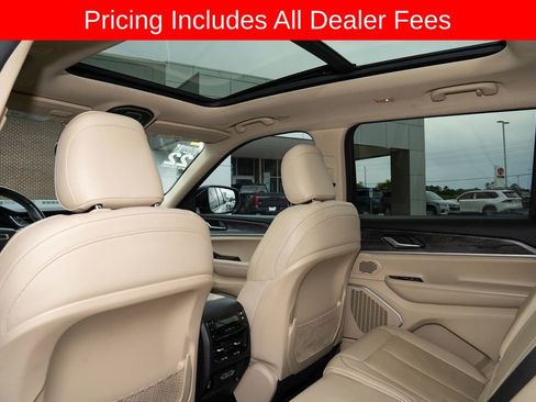 Used 2022 Jeep Grand Cherokee L Limited AWD/4WD image 11