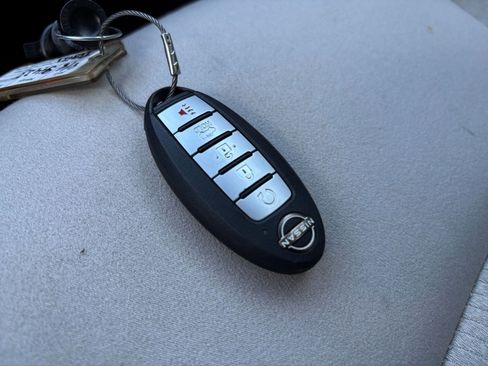 Used 2025 Nissan Altima 2.5 SV FWD image 18