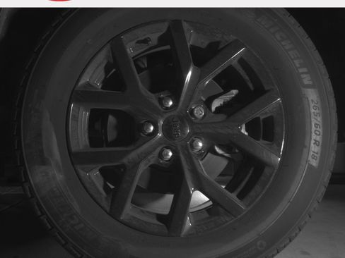 Used 2024 Jeep Grand Cherokee Altitude image 13