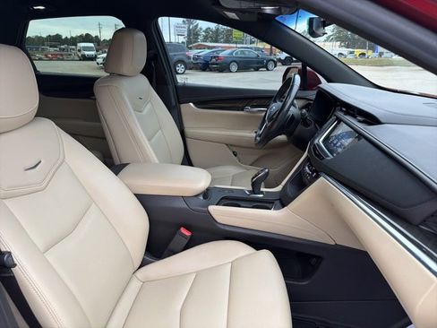 Used 2019 Cadillac XT5 FWD image 15