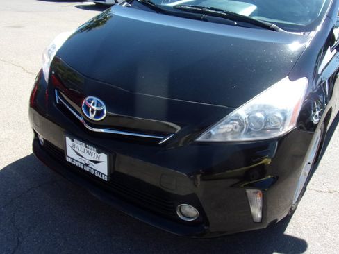 Used 2012 Toyota Prius V Five image 4