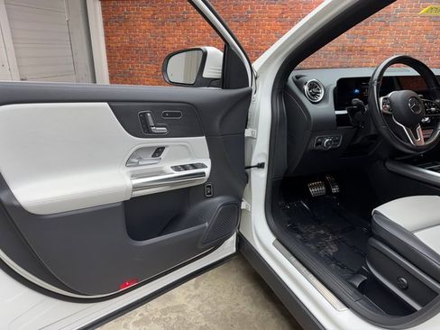 Certified 2022 Mercedes-Benz GLA 250 4MATIC image 9