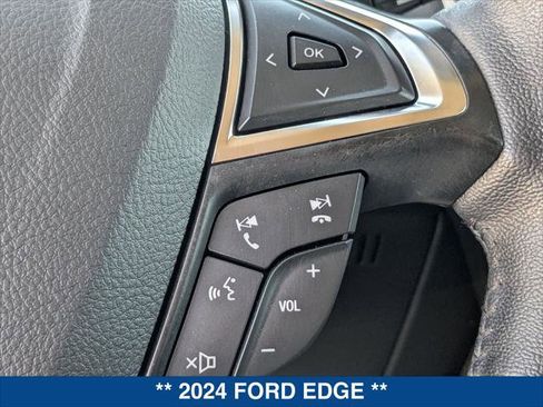 Used 2024 Ford Edge SEL w/ Convenience Package image 15