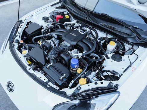 Used 2023 Toyota GR86 Premium RWD image 43