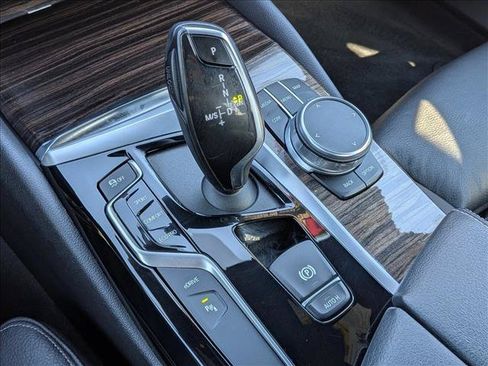 Used 2019 BMW 530e RWD image 12