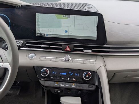 Used 2024 Hyundai Elantra SEL image 28