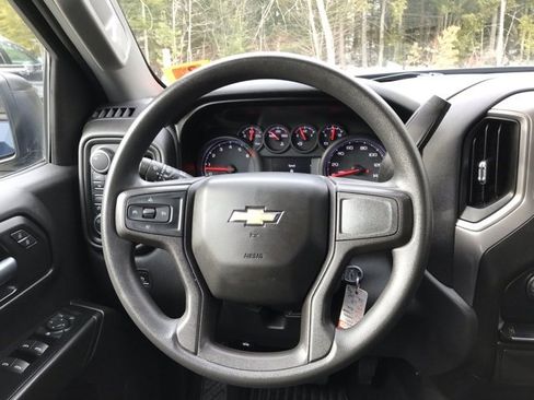 Used 2020 Chevrolet Silverado 1500 Custom w/ Custom Value Package image 12