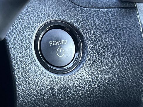 Used 2025 Toyota Camry SE w/ Convenience Package FWD image 33