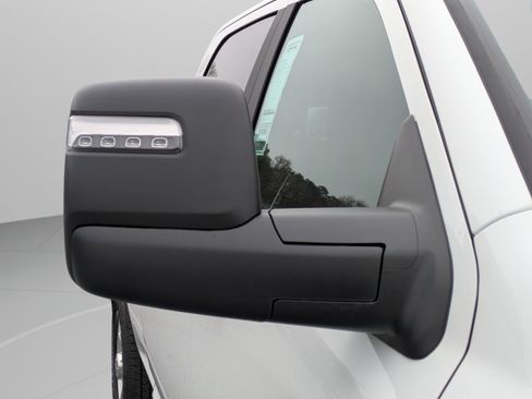 New 2026 RAM 2500 Big Horn AWD/4WD image 11