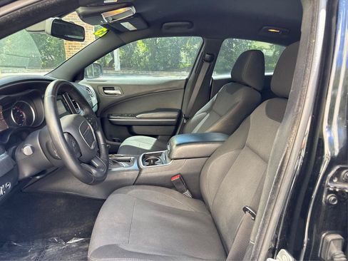 Used 2015 Dodge Charger SE w/ Sport Appearance Group RWD image 9