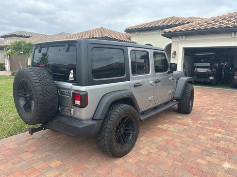 Used 2018 Jeep Wrangler Unlimited Sport S AWD/4WD image 2