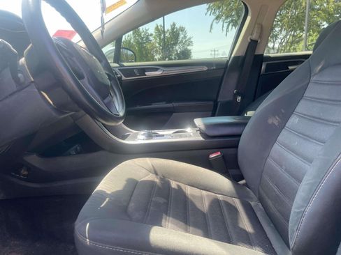 Used 2020 Ford Fusion SE FWD image 13