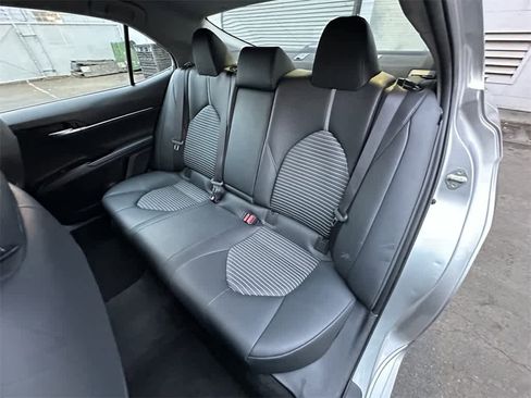 Used 2019 Toyota Camry SE image 13