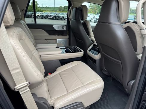 Used 2023 Lincoln Navigator Reserve w/ Equipment Group 201A AWD/4WD image 20