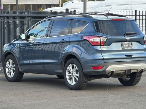 Used 2018 Ford Escape SE image 5