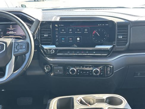 Used 2025 GMC Sierra 1500 SLT image 29