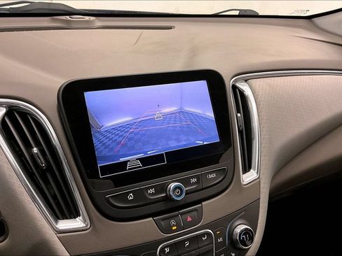 Used 2021 Chevrolet Malibu LT FWD image 20