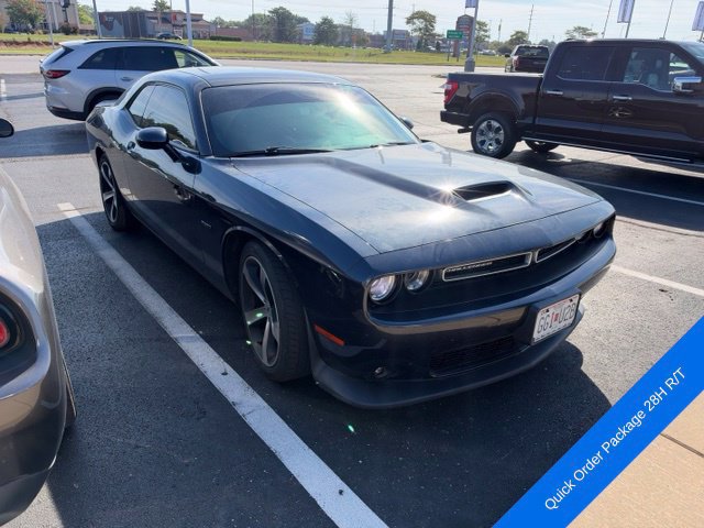 Used 2019 Dodge Challenger R/T w/ Driver Convenience Group RWD image 2