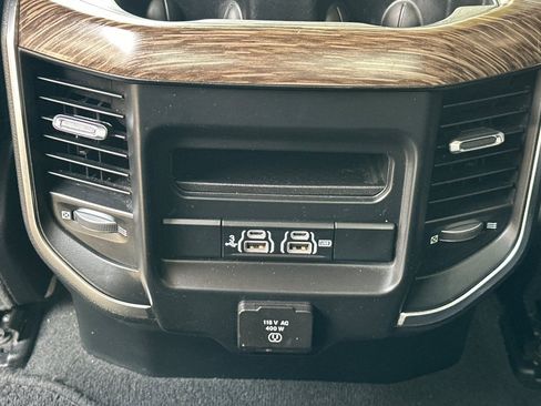 Used 2019 RAM 1500 Laramie image 15