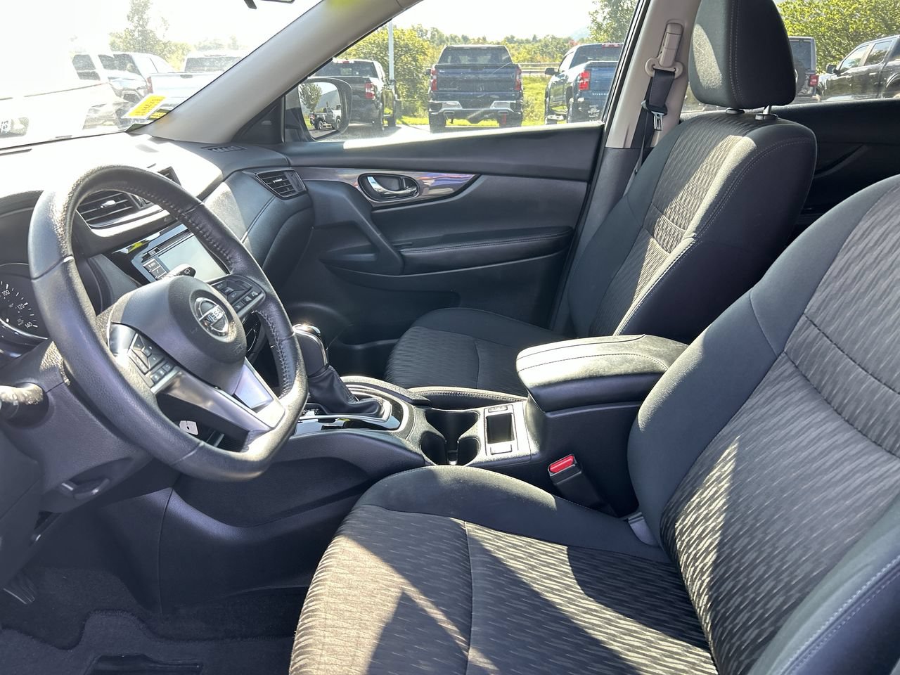 Used 2019 Nissan Rogue S w/ Special Edition Package FWD image 21
