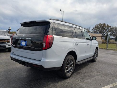 New 2026 Ford Expedition Active image 4