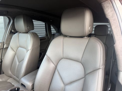 Certified 2021 Porsche Macan Turbo AWD/4WD image 10