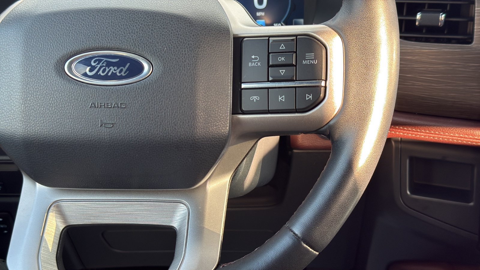 Used 2022 Ford Expedition Limited RWD image 15