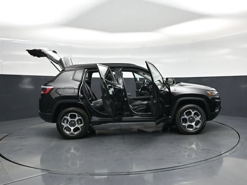 Used 2022 Jeep Compass Trailhawk AWD/4WD image 4