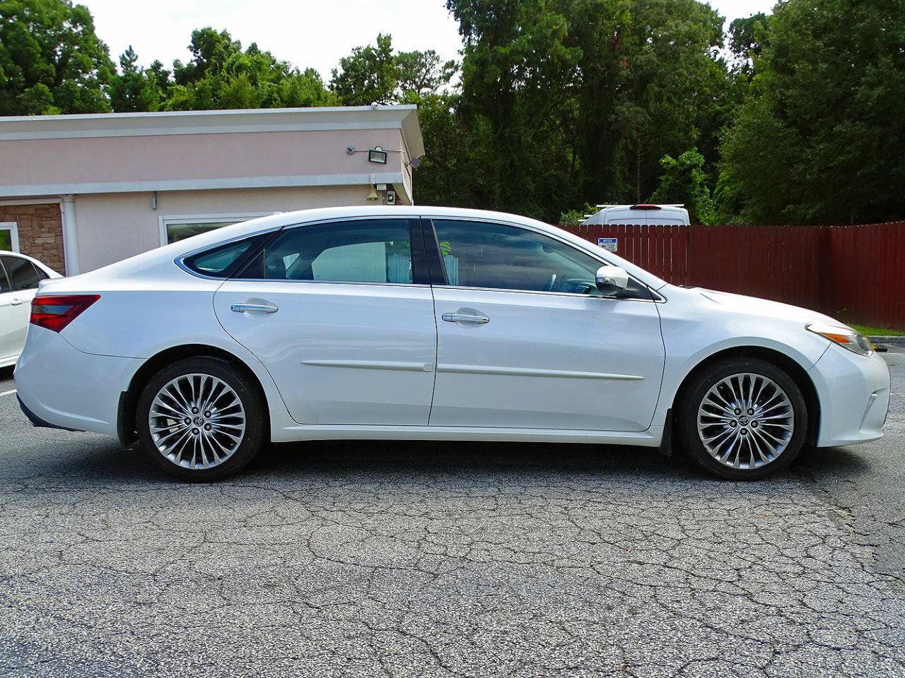 Used 2016 Toyota Avalon Limited w/ Protection Package FWD image 8