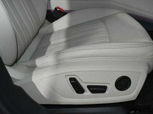 Used 2022 Audi A6 Premium Plus image 14