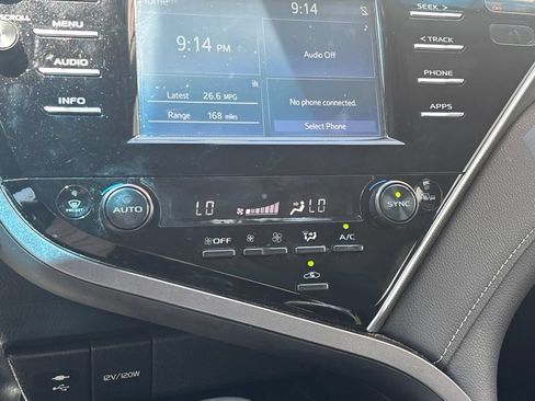 Used 2018 Toyota Camry XSE FWD image 14
