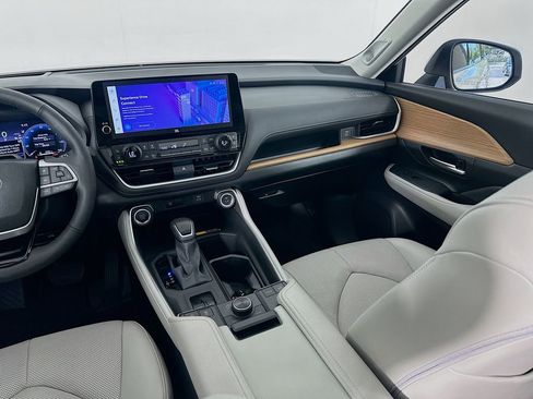 Used 2026 Toyota Grand Highlander AWD image 24