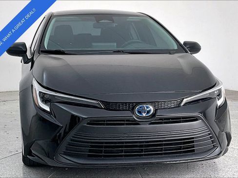 Used 2023 Toyota Corolla LE image 6