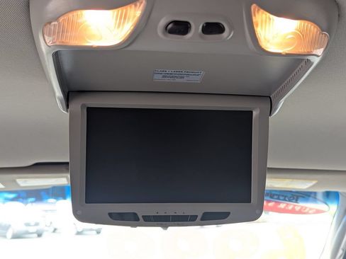 Used 2009 Nissan Pathfinder SE AWD/4WD image 22