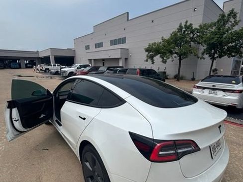 Used 2021 Tesla Model 3 Standard Range Plus RWD image 3