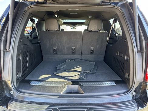 Used 2022 GMC Yukon XL Denali image 14