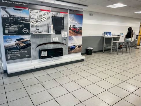 Used 2023 Nissan Frontier Pro-X w/ Pro Convenience Package image 13