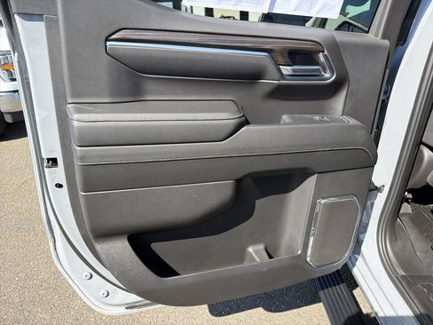 Used 2024 Chevrolet Silverado 1500 LT AWD/4WD image 12